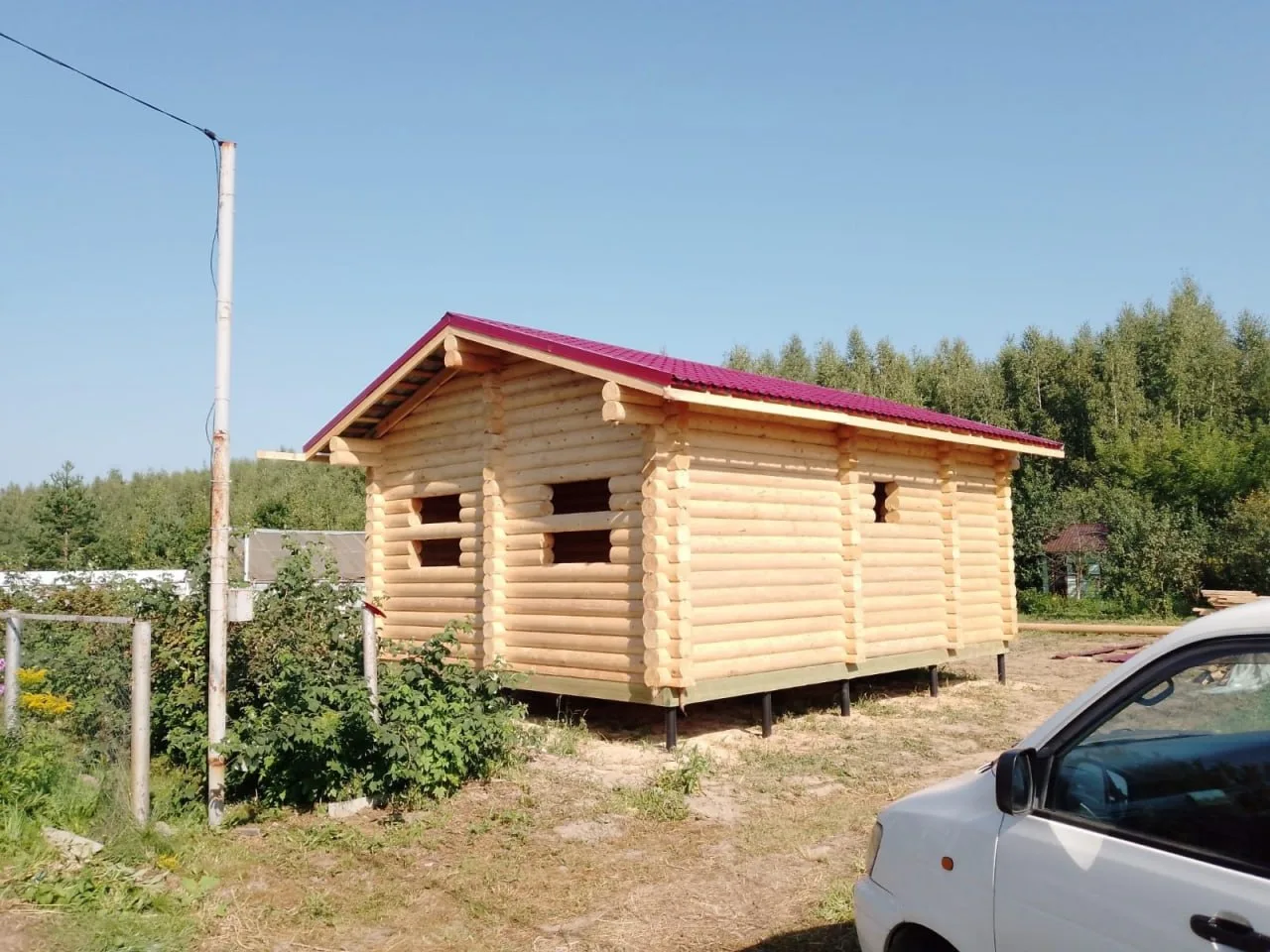 Баня из бревна ручной рубки с террасой — Вятка Дом